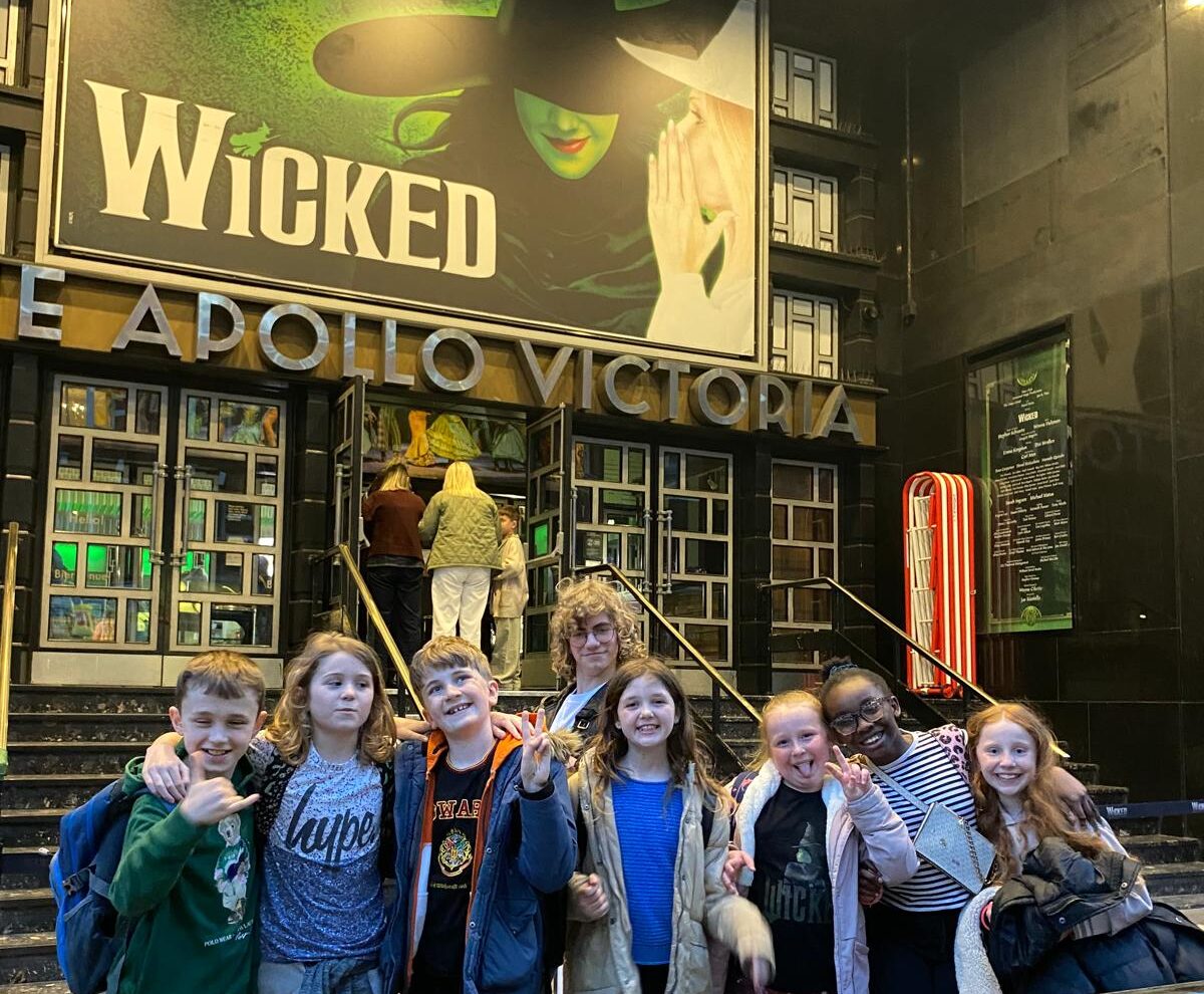 Jigsaw Theatre Trip to See Wicked – A Night of Magic!
