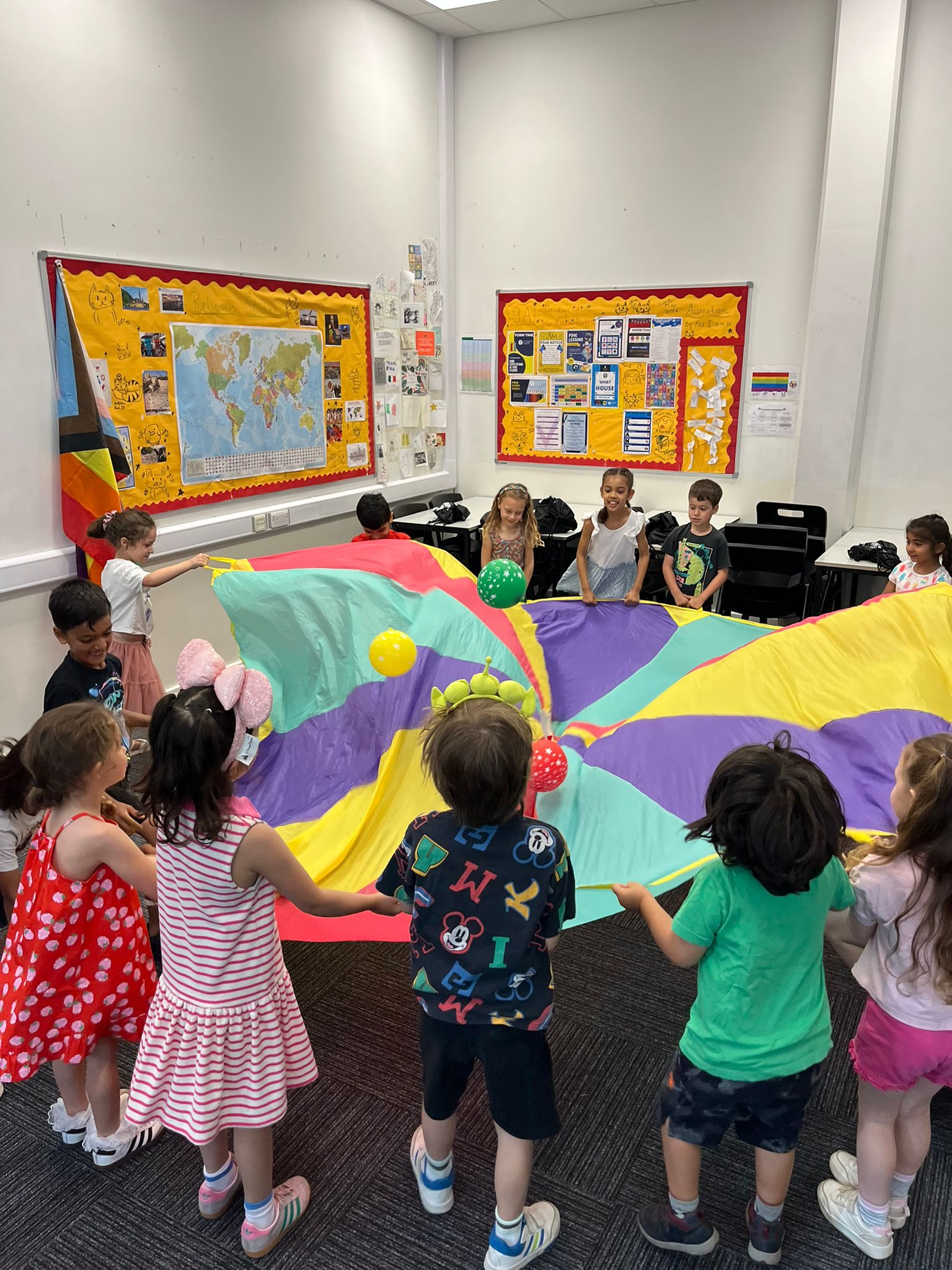 Summer Camp: Shine in the Spotlight this summer at Jigsaw!